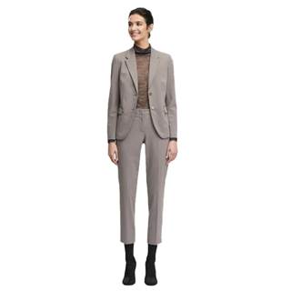 *Women's blazer CILARINI light brown. Cannot be combined with other discounts or promotions. (RRP €279,99 | Outlet price €195,99).