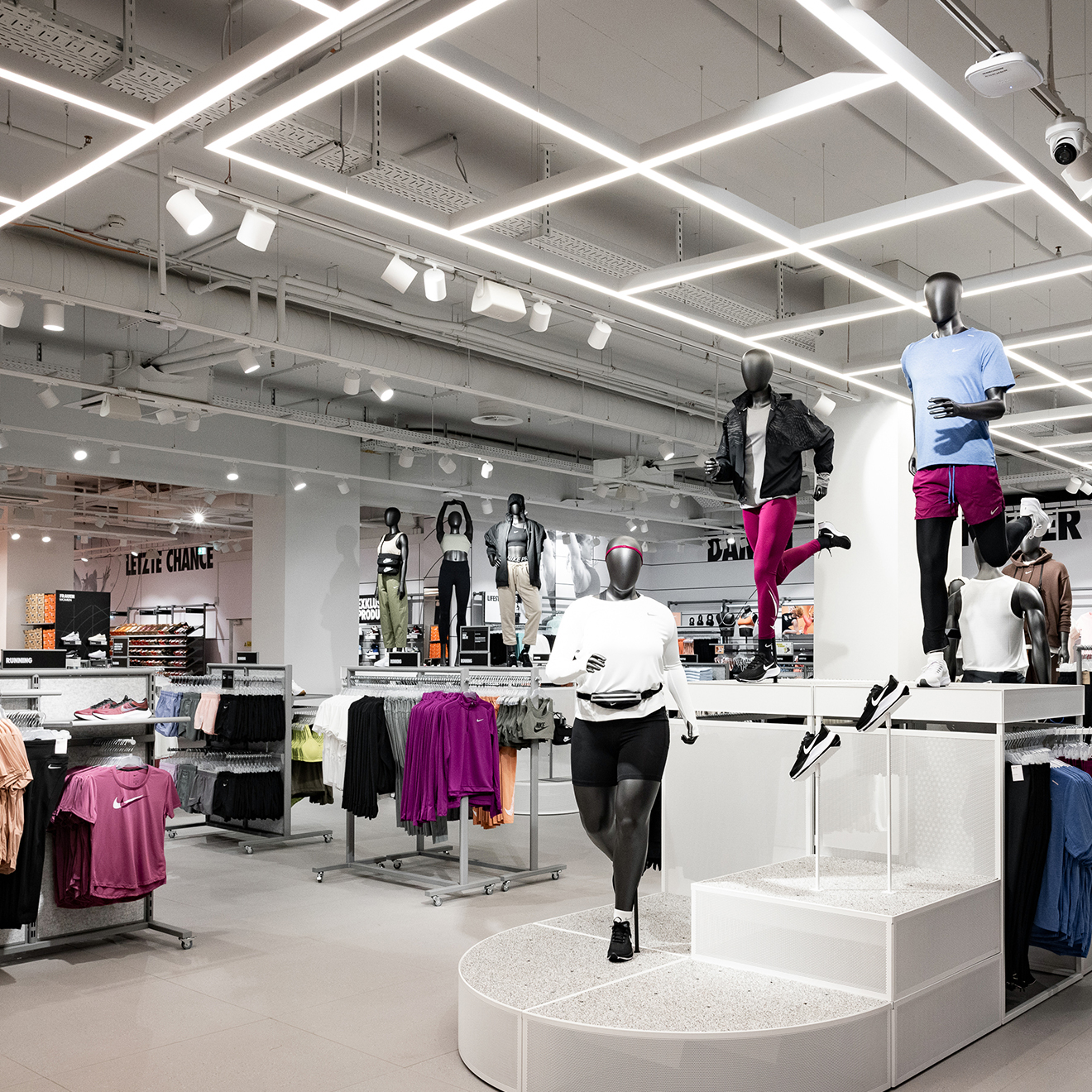 Banner New Stores Nike square.jpg