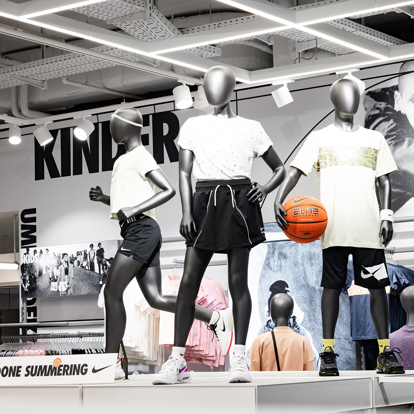 Banner New Stores Nike square2.jpg