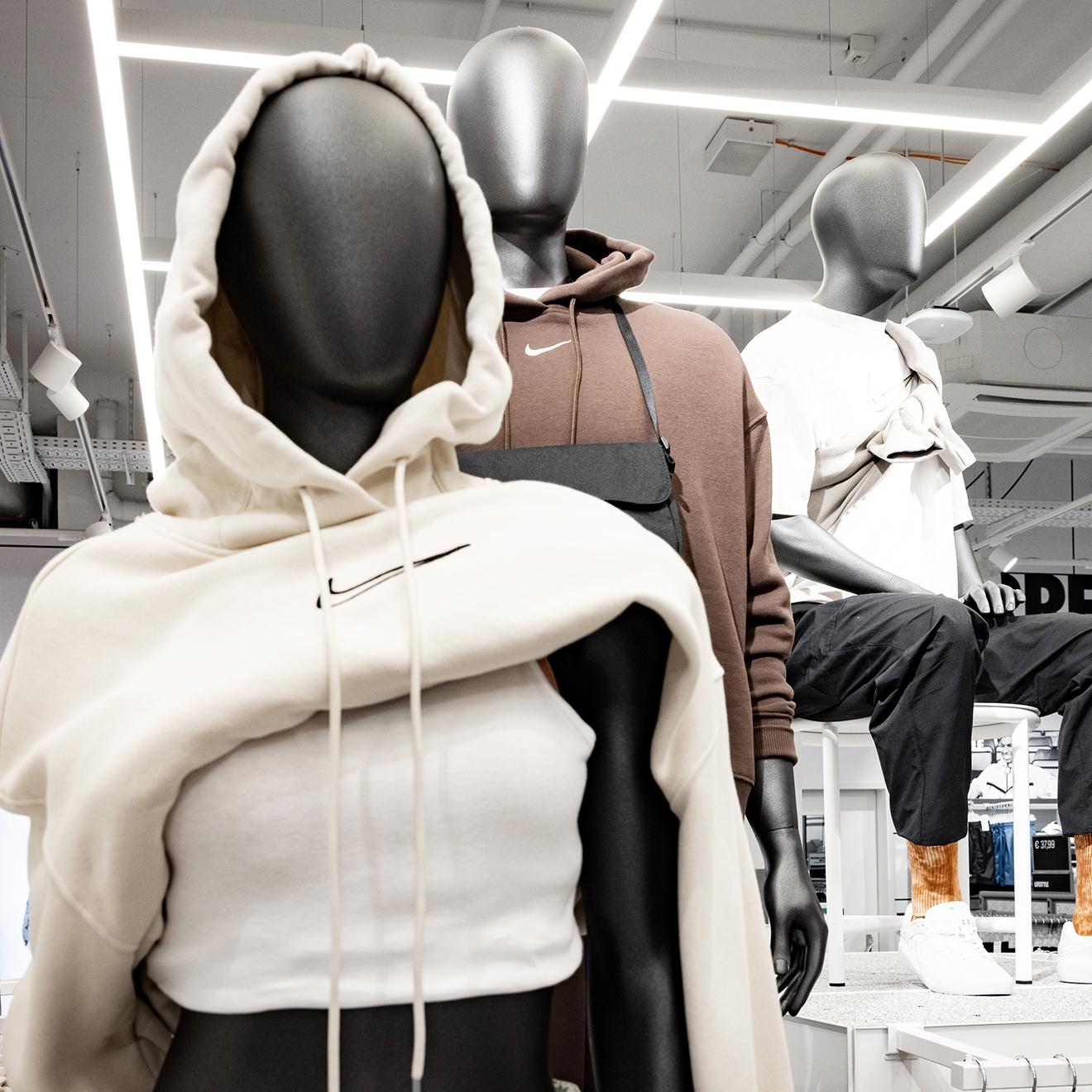 Banner New Stores Nike square4.jpg