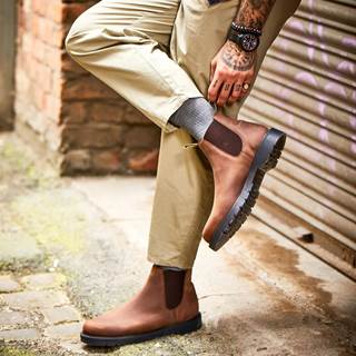 Drop off your Loake shoes before midday, for collection next working day.
Ask a member of staff for more details.